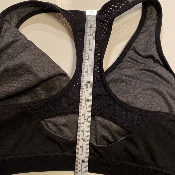 Reebok vent mesh & keyhole sports bra molded cups Small / Extra Small gray black - Picture 12 of 14